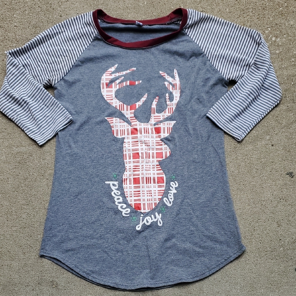 MokingTop Gray Raglan Top with Plaid Reindeer Peace Joy Love Christmas Holiday L